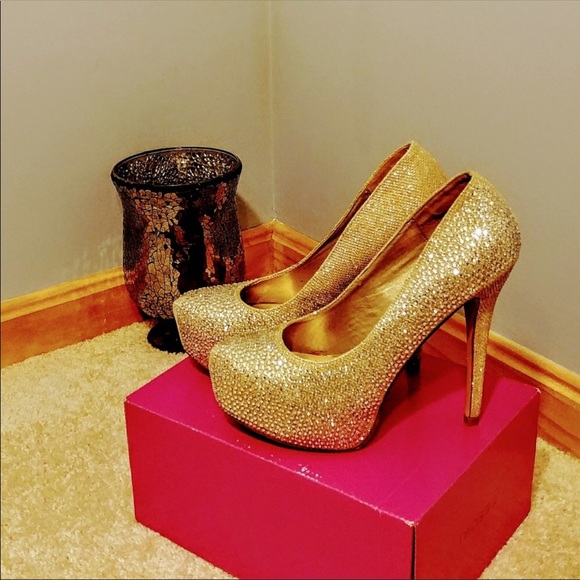 Shoe - Picture 3 of 3